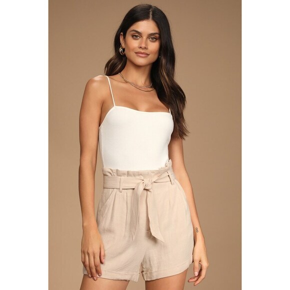 NWT Lulus Daily Adventures Beige Paperbag Waist Shorts - Size L - Picture 1 of 4